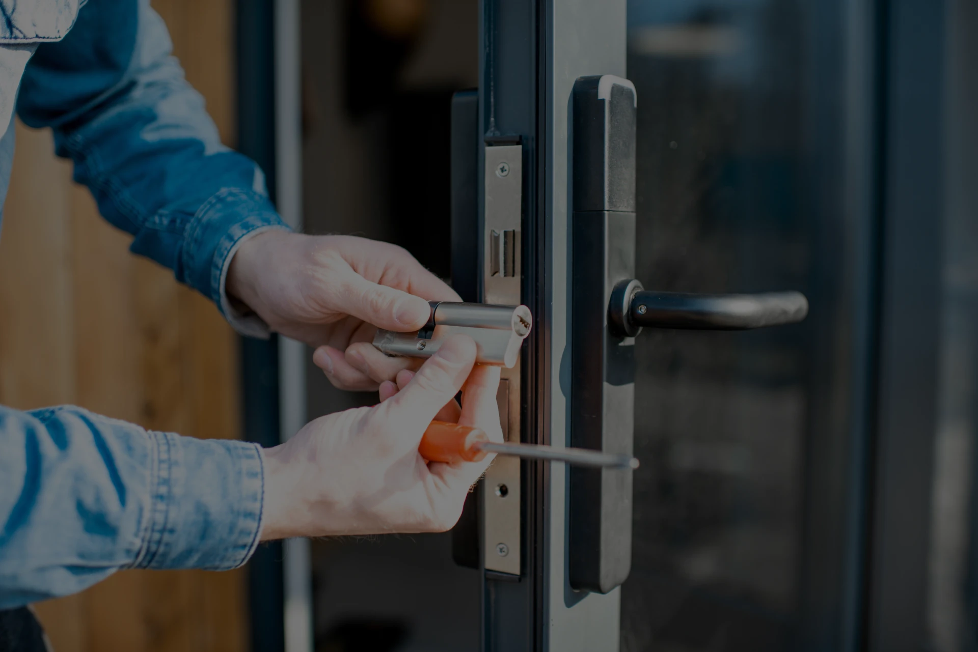 24-hour mobile locksmith services
